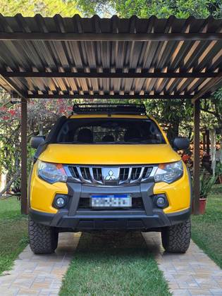 MITSUBISHI L200 TRITON 2.4 16V TURBO DIESEL SAVANA GLS CD 4X4 AUTOMÁTICO MITSUBISHI L200 TRITON 2.4 16V TURBO DIESEL SAVANA GLS CD 4X4 AUTOMÁTICO